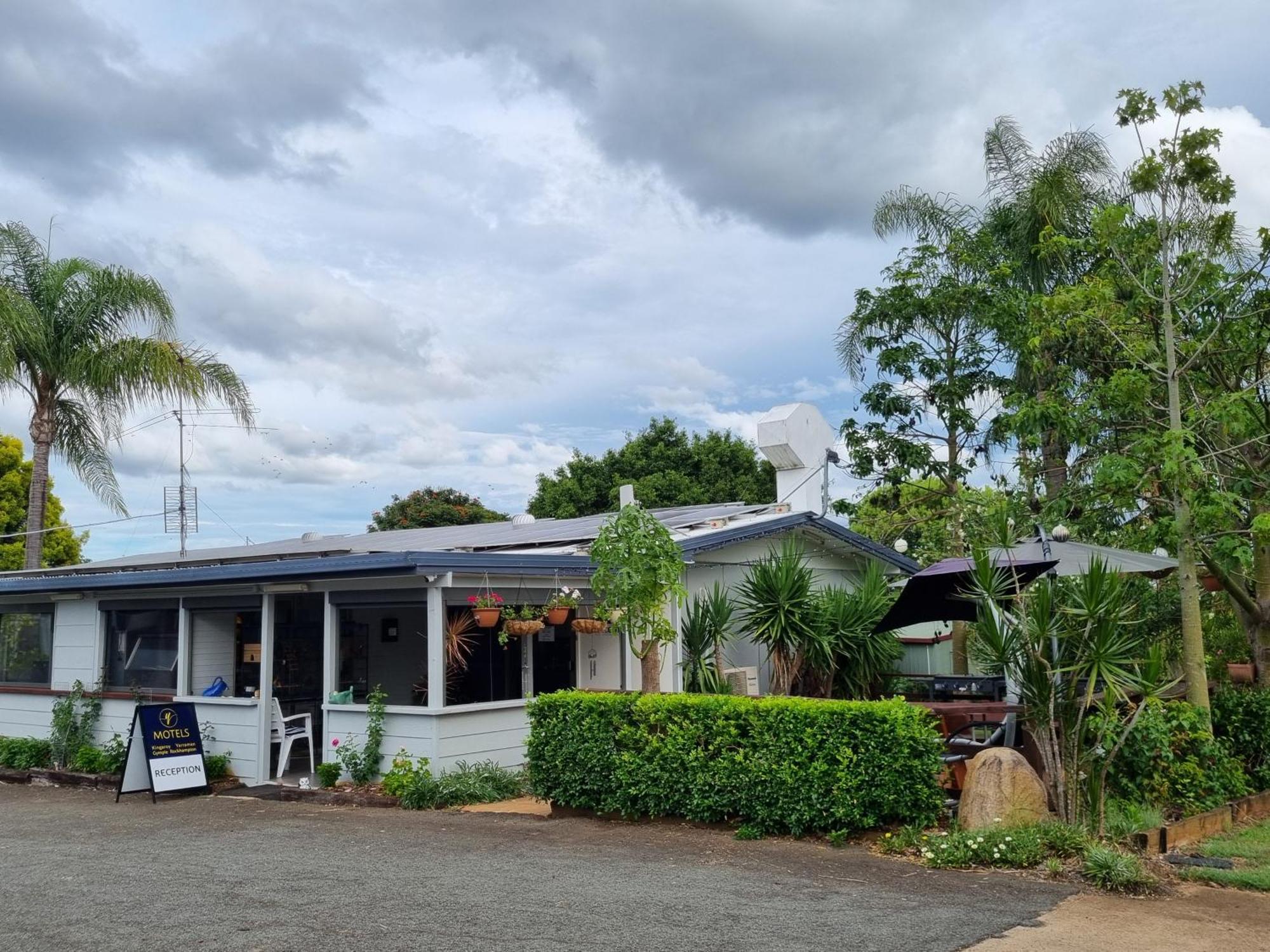 Y Motels Yarraman Kültér fotó