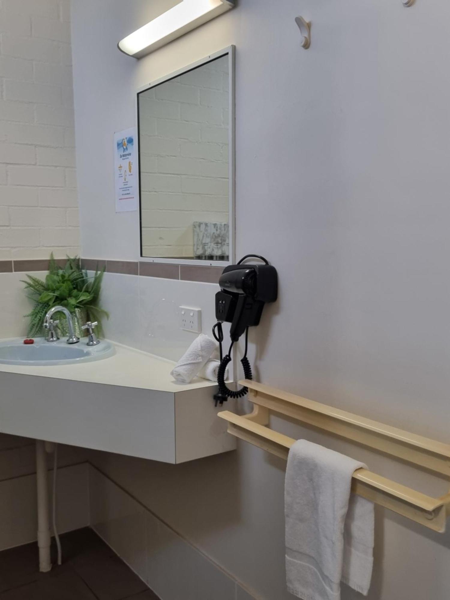Y Motels Yarraman Kültér fotó